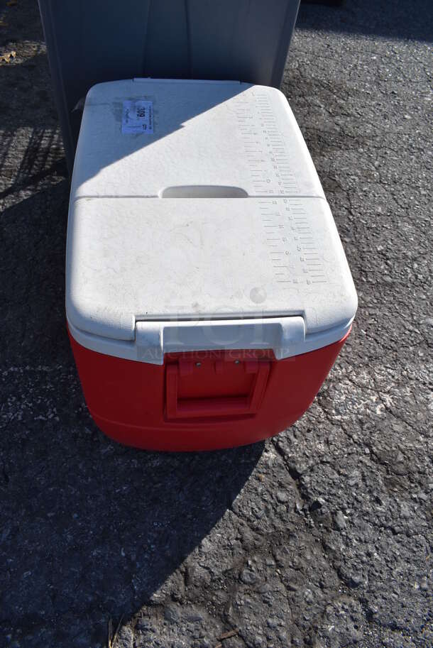 Igloo Red and White Poly Portable Cooler. 25x16x16 - Image 4 of 6