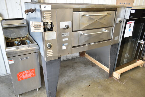 Bakers Pride GS805 Stainless Steel Commercial Natural Gas Powered Single Deck Pizza Oven on Metal Legs. 60,000 BTU.  - Image 5 of 5