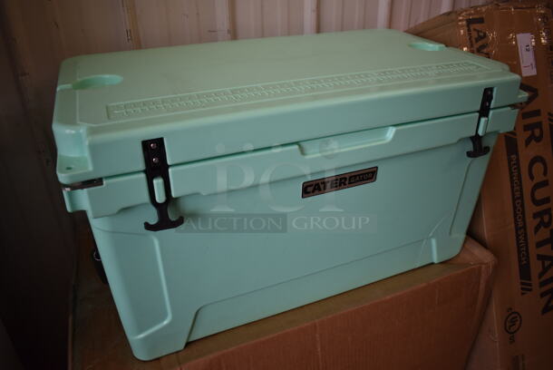 BRAND NEW IN BOX! CaterGator CG65SF Poly Insulated Seafoam 65 Qt. Rotomolded Extreme Outdoor Cooler / Ice Chest. 31x18x17 - Image 2 of 7