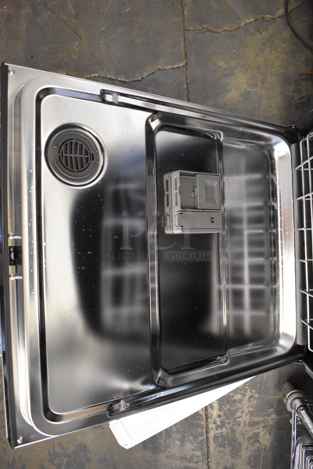 BRAND NEW SCRATCH AND DENT! Whirlpool WDT730PAHW 0 Metal Undercounter Dishwasher. 24x24x35 - Image 9 of 9