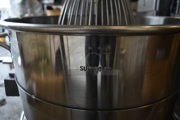 BRAND NEW SCRATCH AND DENT! Avantco 177MX60H Metal Commercial Floor Style 60 Quart Planetary Dough Mixer w/ Stainless Steel Mixing Bowl, Bowl Guard, Bowl Dolly, Dough Hook, Whisk and Paddle Attachments. 240 Volts, 3 Phase. Tested and Working! - Image 4 of 10