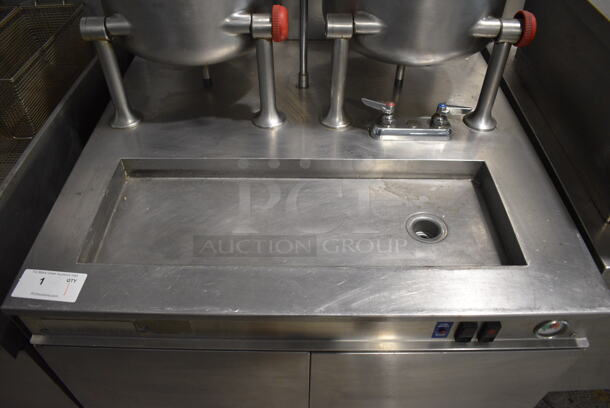 Cleveland 36GMK66200 Stainless Steel Commercial Natural Gas Powered Tilting Kettle Station w/ 2 Cleveland KDT6T 6 Gallon Tilting Skillets. 36x38x64 - Image 11 of 11