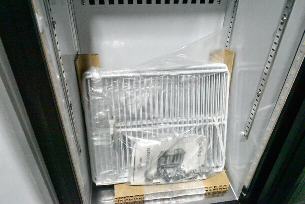 BRAND NEW SCRATCH AND DENT! 2023 Criotec CT-4 HC Single Door Reach In Cooler Merchandiser w/ Poly Coated Racks. 115 Volts, 1 Phase. Tested and Working! - Image 4 of 5