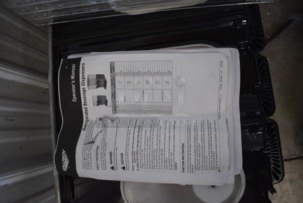 BRAND NEW SCRATCH AND DENT! Vollrath VBBE4-37-S Stainless Steel Commercial Countertop Quadruple 5.28 Gallon Bowl Refrigerated Beverage Dispenser with Stirring Paddle Circulation. 115 Volts, 1 Phase. Hoppers Are Stuck Together. Tested and Powers On - Image 4 of 10