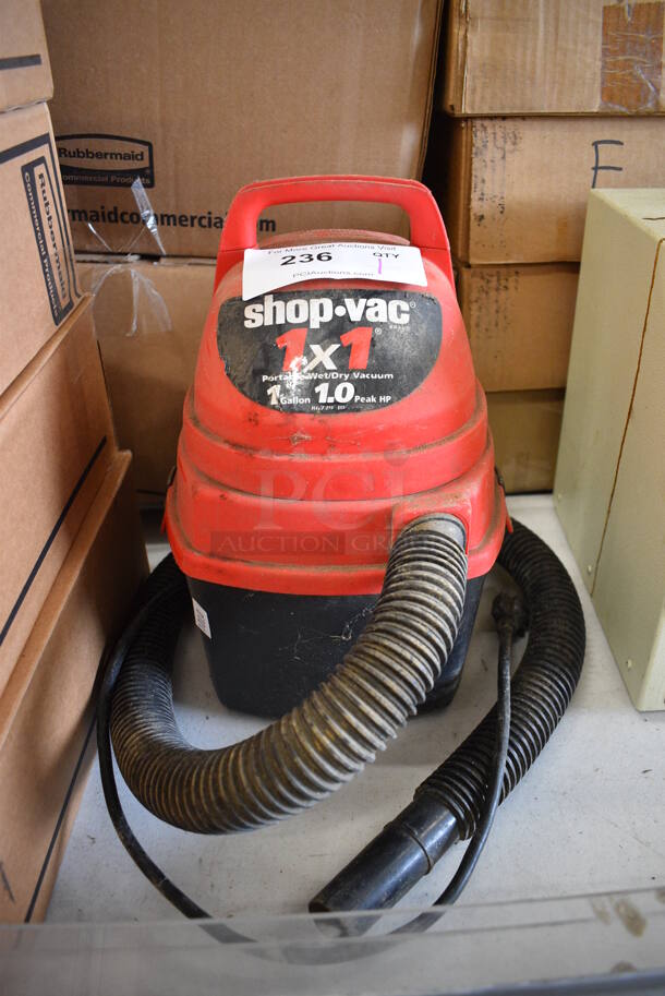 Shop Vac Red and Black Poly Wet Dry Vacuum Cleaner. 9x10x14. Tested and Working!