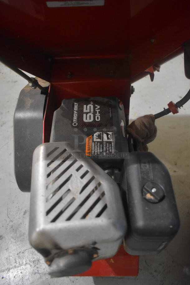 Troy-Bilt 47329 Red Metal Commercial Chipper Shredder. - Image 5 of 9