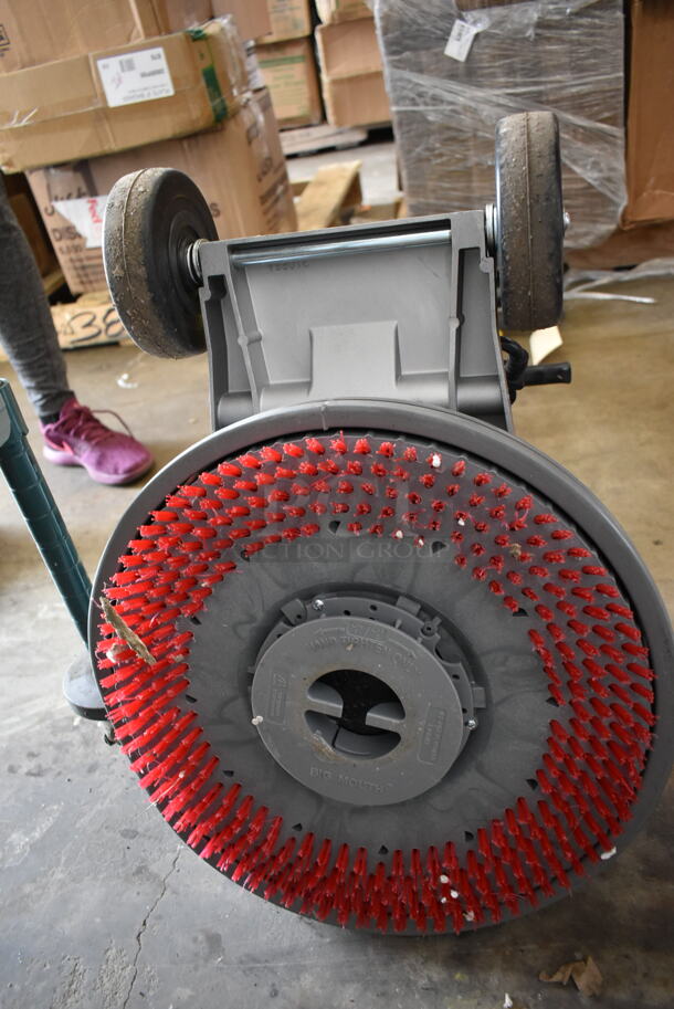 Advance PACESETTER 17HD 01330A 17" Heavy-Duty Single Speed Rotary Floor Cleaning Machine. 120 Volts, 1 Phase. Tested and Does Not Power On
 - Image 5 of 6