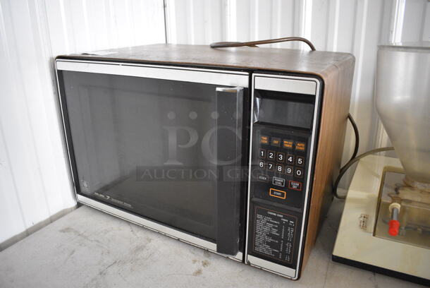 General Electric Model J ET211 002 Metal Commercial Countertop Microwave Oven. 120 Volts, 1 Phase. 24x15x16 - Image 2 of 5
