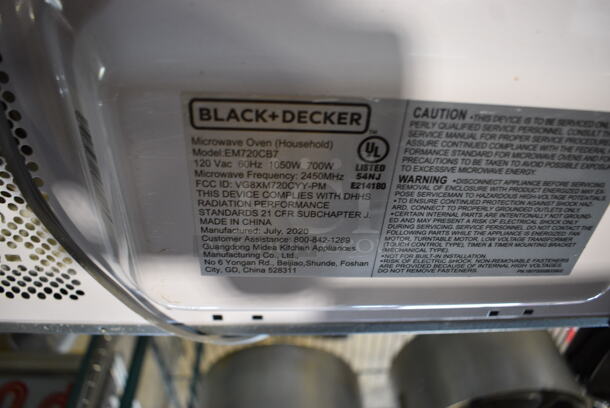 Black & Decker EM720CB7 Countertop Microwave Oven w/ Plate. 120 Volts, 1 Phase. 17x12x10 - Image 6 of 6