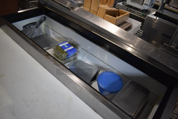 True TPP-44 Stainless Steel Commercial Pizza Prep Table w/ Over Sized Cutting Board on Commercial Casters. 115 Volts, 1 Phase. Tested and Working! - Image 4 of 6