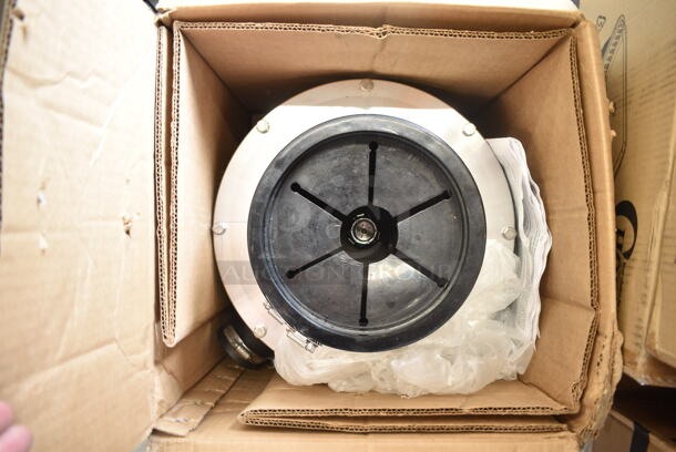 BRAND NEW SCRATCH AND DENT! Salvajor 200 Commercial Garbage Disposer. 208 Volts, 1 Phase.  - Image 3 of 4