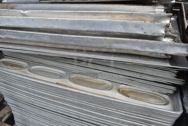 PALLET LOT of Approximately 259 Various Loaf Baking Pans Including 6 Loaf Baking Pans, Full Size Baking Pans. 259 Times Your Bid! - Image 8 of 11