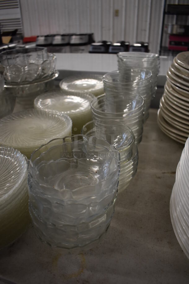 ALL ONE MONEY! Lot of Items on Tabletop Including Glass Plates, Ceramic Plates and Pitchers - Image 5 of 9
