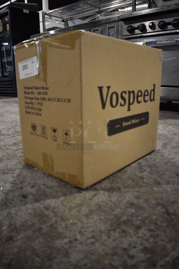 BRAND NEW IN BOX! Vospeed SM-1550 Metal Countertop 6-Speed Tilt-Head 8.5 Quart Stand Mixer w/ Stainless Steel Mixing Bowl, Beater, Dough Hook and Whisk Attachments - Image 3 of 4
