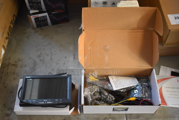 IN ORIGINAL BOX! Pyle PLCM7500 Backup Camera and Rearview Monitor