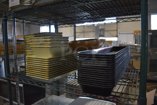 ALL ONE MONEY! Tier Lot of Various Poly Items Including Trays and Bowls.  - Image 4 of 4
