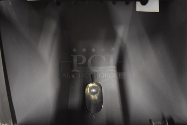 Manitowoc SY0324A Stainless Steel Commercial Ice Machine Head on Manitowoc B420 Commercial Ice Bin. 115 Volts, 1 Phase. 22x33x73.5 - Image 5 of 7