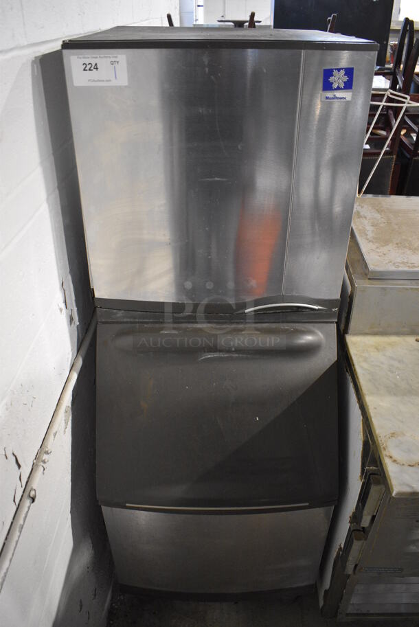 Manitowoc SD0423W Stainless Steel Commercial Ice Head on Manitowoc B320 Stainless Steel Ice Bin. 115 Volts, 1 Phase. 23x34x61