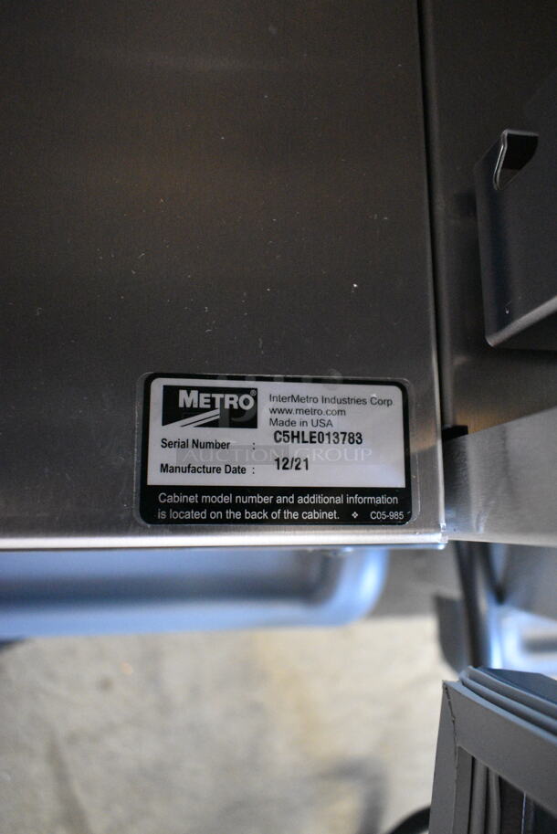 BRAND NEW SCRATCH AND DENT! 2021 Metro Metal Commercial Half Size Heated Holding Cabinet on Commercial Casters. Tested and Working! - Image 9 of 9