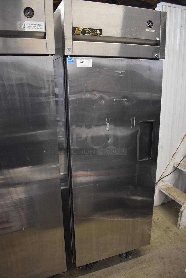 2012 True TG1R-1S ENERGY STAR Stainless Steel Commercial Single Door Reach In Cooler w/ Poly Coated Racks on Commercial Casters. 115 Volts, 1 Phase. 29x35x83. Tested and Working! - Image 3 of 5