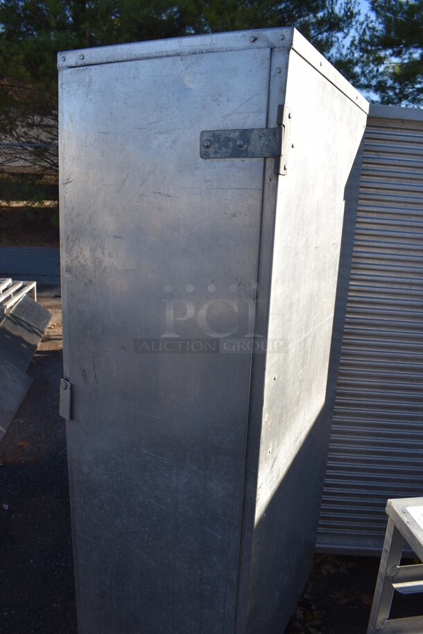 Metal Commercial Enclosed Pan Transport Rack on Commercial Casters. 28x20x69 - Image 9 of 9