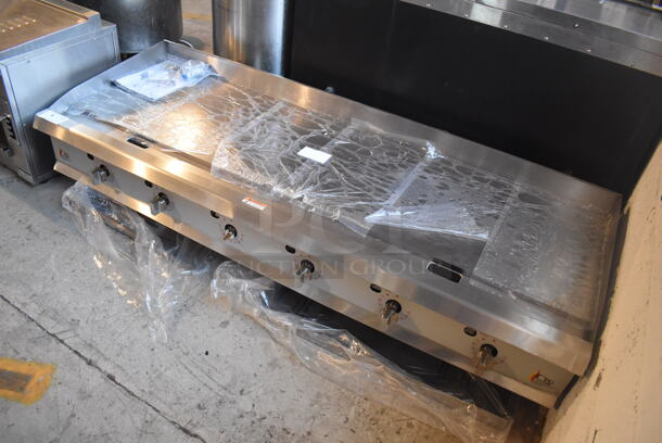 BRAND NEW SCRATCH AND DENT! CPG GT-CPG-72-NL Stainless Steel Commercial Countertop Natural Gas Powered Flat Top Griddle w/ Thermostatic Controls. 180,000 BTU. 72x29x16 - Image 3 of 8
