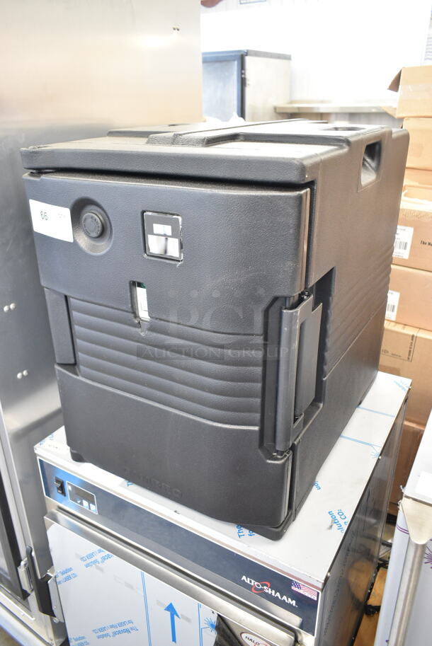 BRAND NEW! Cambro CAM6000 47620 Ultra Pan Carrier® Black Front Loading Insulated Electric (110V, degrees F) Food Pan Carrier - 6 Full-Size Pan Max Capacity. Tested and Working! - Image 3 of 7