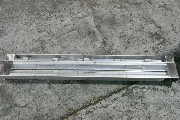 BRAND NEW SCRATCH AND DENT! ServIt 423SW60TLHA 60" Lighted Strip Warmer with Single Toggle Control. 120 Volts, 1 Phase.  - Image 2 of 7