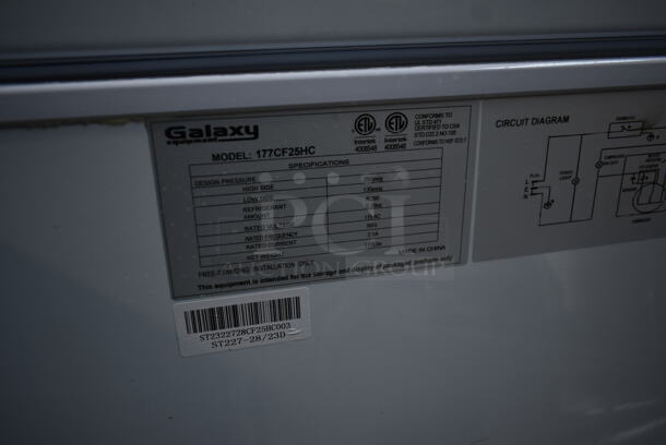 BRAND NEW SCRATCH AND DENT! Galaxy 177CF25HC Metal Chest Freezer. 115 Volts, 1 Phase. Tested and Working! - Image 5 of 5