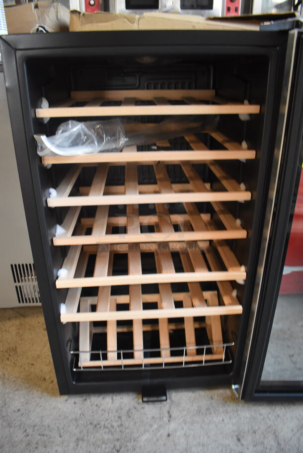 BRAND NEW SCRATCH AND DENT! Whynter FWC-341TA Stainless Steel 34 Bottle Freestanding Wine Refrigerator With Display Shelf and Digital Control. 115V. Tested and Working!  - Image 4 of 5
