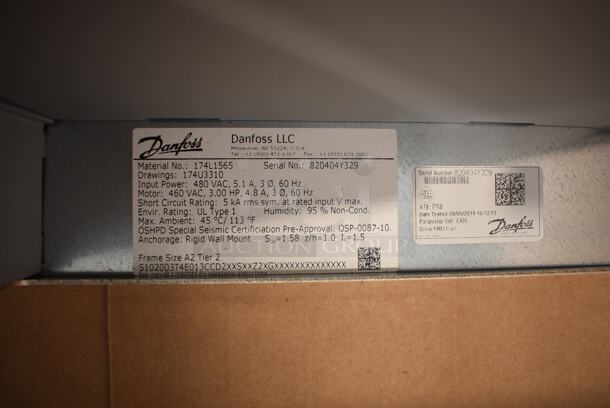 BRAND NEW IN BOX! Danfoss Model 174L1565 Metal Commercial VLT HVAC Drive. 460 Volts, 3 Phase. 8x10x31 - Image 5 of 7
