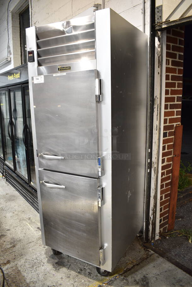 Traulsen G10000 Stainless Steel Commercial 2 Half Size Door Reach In Cooler on Commercial Casters. 115 Volts, 1 Phase. Tested and Working! - Image 3 of 9