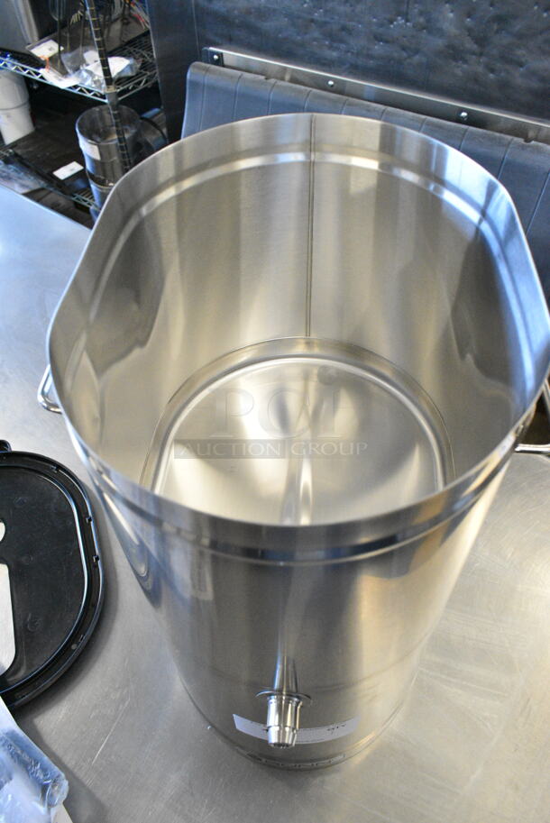 BRAND NEW SCRATCH AND DENT! Bunn 34100.0002 TDO-4 4 Gallon Iced Tea Dispenser with Brew-Through Lid - Image 6 of 8
