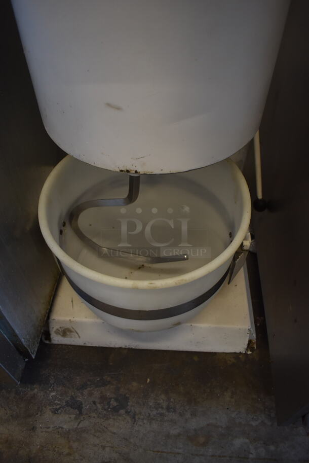 Metal Commercial Countertop Whipper w/ Mixing Bowl and Dough Hook. 115 Volts, 1 Phase. Appears To Be 20 Quart. 20x20x34.5. Tested and Working! - Image 4 of 7