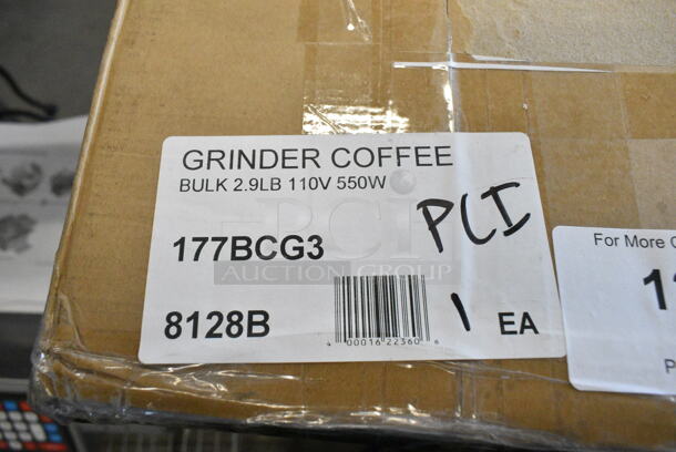 BRAND NEW SCRATCH AND DENT! Avantco 177BCG3 Metal Commercial Countertop 3 lb. Bulk Coffee Grinder. 110 Volts, 1 Phase. Tested and Working! - Image 3 of 3