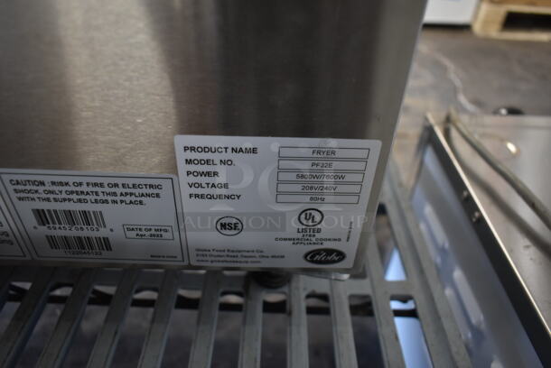 BRAND NEW SCRATCH AND DENT! 2023 Globe PF32E Stainless Steel Commercial Countertop Electric Powered Fryer w/ 2 Metal Fry Baskets. 208/240 Volts, 1 Phase. Tested and Working!
 - Image 7 of 8