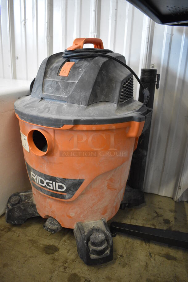 Rigid Orange and Black Wet Dry Vacuum Cleaner. 17x19x27. Tested and Working! - Image 2 of 4