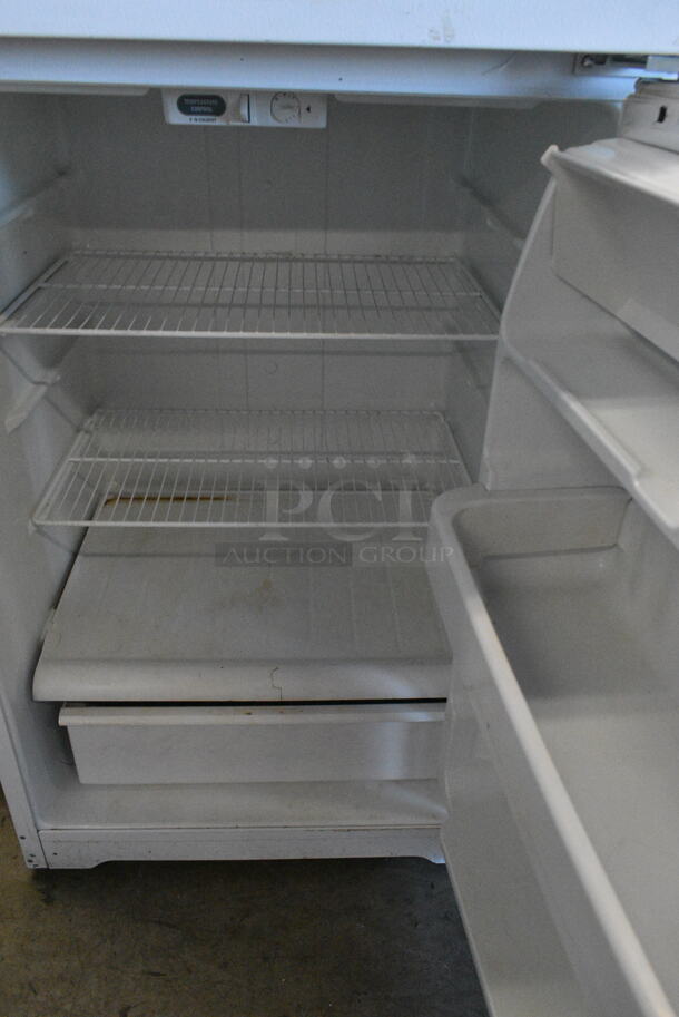 General Electric GE STS16ABSARWW Metal Cooler w/ Freezer. 115 Volts, 1 Phase. Tested and Working! - Image 5 of 7