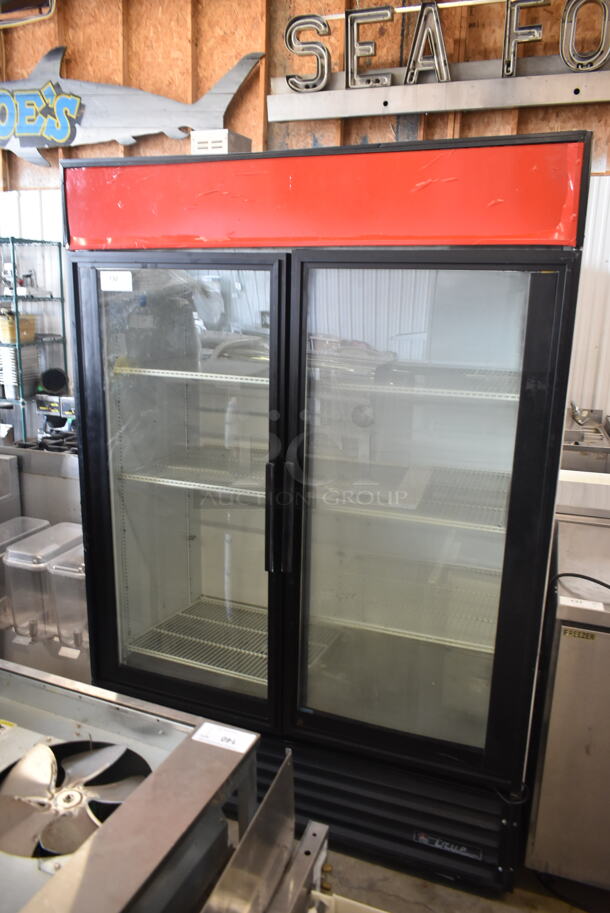 True GDM-49 ENERGY STAR Metal Commercial 2 Door Reach In Cooler Merchandiser w/ Poly Coated Racks. 115 Volts, 1 Phase. Tested and Powers On But Does Not Get Cold - Image 2 of 11