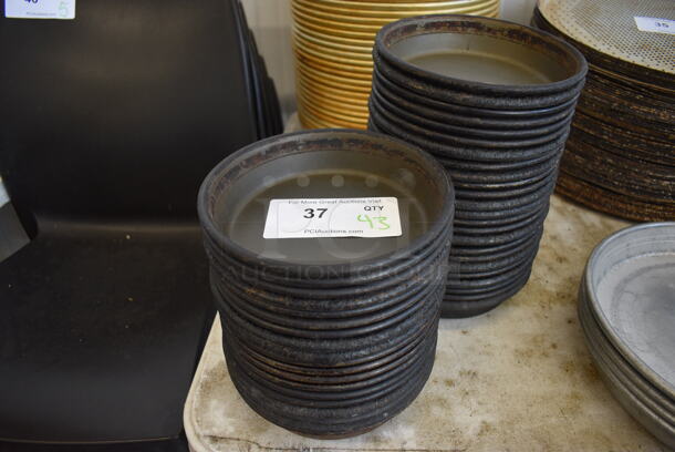 43 Metal Round Baking Pans. 7x7x1.5. 43 Times Your Bid!