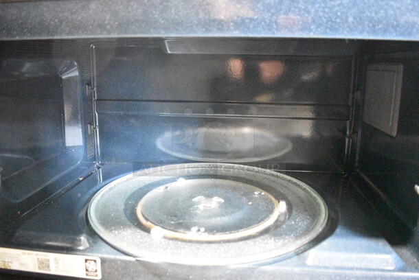 2015 General Electric GE PVM9215SF3SS Stainless Steel Microwave Oven w/ Plate. 120 Volts, 1 Phase.  - Image 3 of 4