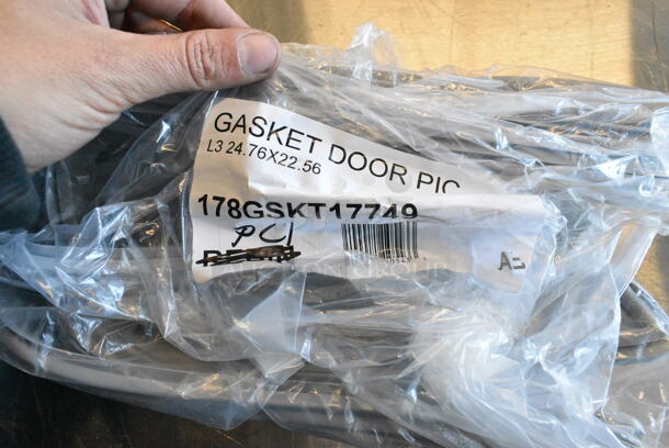 4 BRAND NEW SCRATCH AND DENT! Items Including Avantco 178GSKT17749 Vinyl Magnetic Door Gasket for PICL3 and PICL3-HC, Avantco 178GSKT11759 Vinyl Magnetic Door Gasket for APT-48 Series, SS-PT-48 Series, SCL2, and SCL2M. 4 Times Your Bid!  - Image 5 of 5
