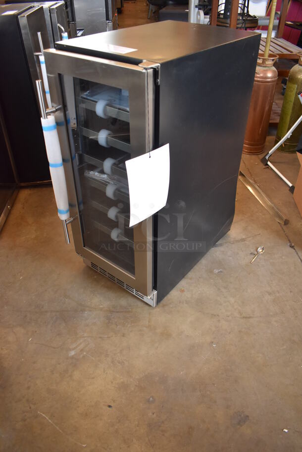 BRAND NEW SCRATCH AND DENT! Silhouette DWC031D1BSSPR Stainless Steel Single Door Reach In Wine Chiller Cooler Merchandiser. 115 Volts, 1 Phase. Tested and Working! - Image 3 of 5
