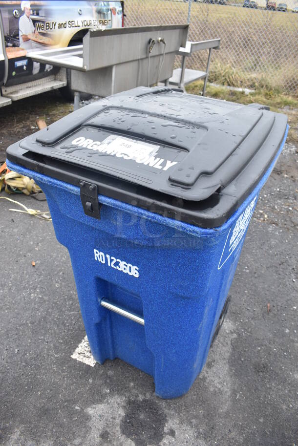 Blue and Black Poly Trash Can. 23x32x42 - Image 2 of 4
