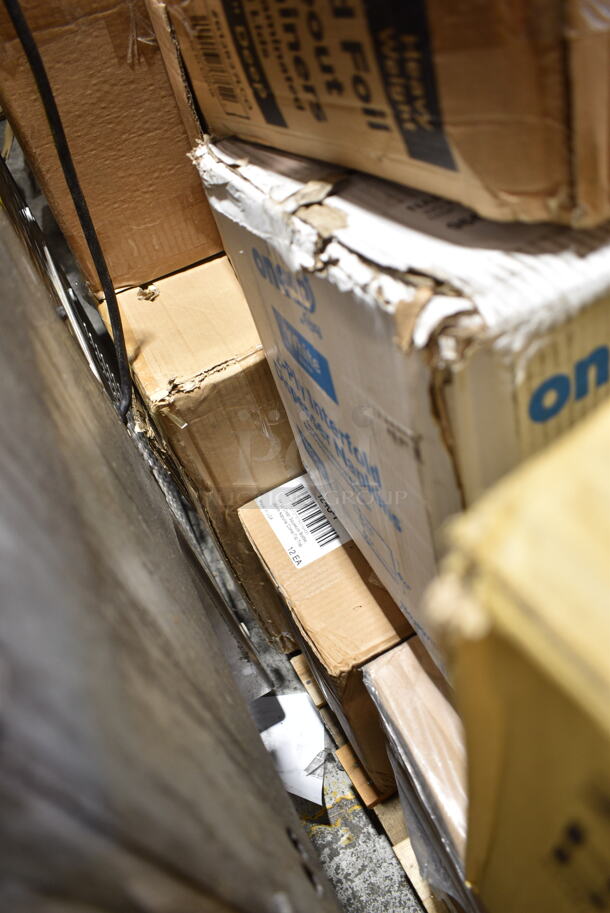 PALLET LOT of 15  BRAND NEW Boxes Including 3 Box 130TRAY18 Visions Black PET Plastic 18" Thermoform Catering / Deli Tray - 25/Case, 127CH24 Choice 24 oz. Clear RPET Hinged Deli Container - 200/Case, 612527LCO Choice 7" Round Standard Weight Foil Take-Out Pan with Board Lid - 200/Case, 176WDTSB010 Choice 10" Woven Wood Salad Bowl - 12/Pack, 2 Box 500CC12HD Choice 12 oz. Plastic Cold Cup - 1000/Case, 5014347M15 Lavex Li'l Herc 56 Gallon 1.5 Mil 43" x 47" Low Density Medium-Duty Black Can Liner / Trash Bag - 100/Case, Kraft Take Out Container, 808124C1 Tablecraft 124C-1 24 oz. Clear Cone Tip Squeeze Bottle with 38 mm Opening - 12/Pack, 6 oz Paper Hot Cups, Stolzle 3580015T Revolution 13 oz. Rocks / Old Fashioned Glass - 6/Pack. 15 Times Your Bid! - Image 5 of 12