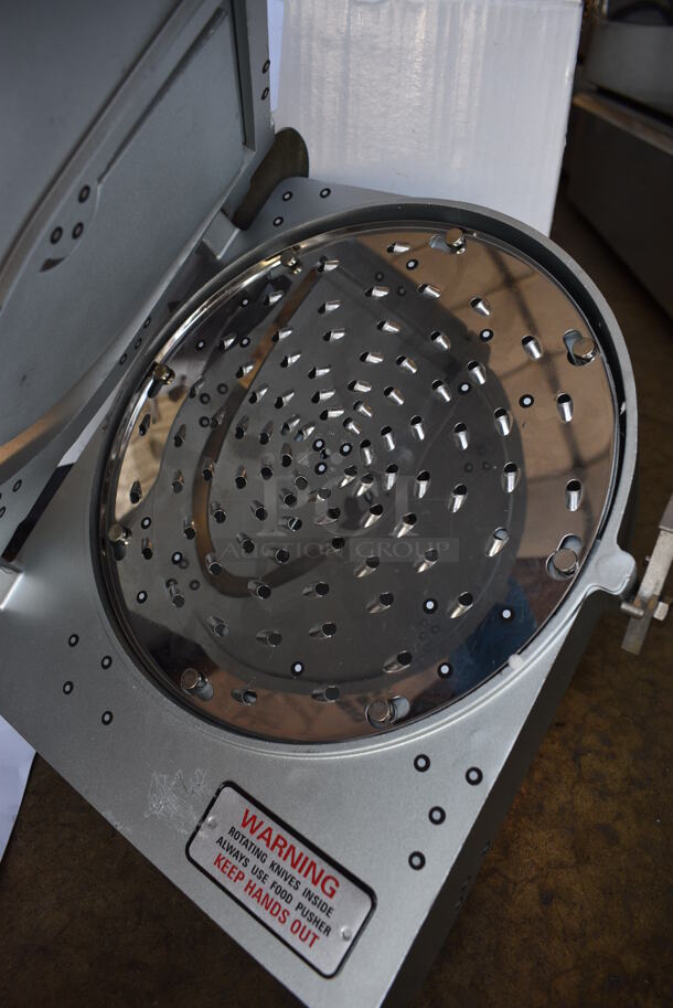 BRAND NEW IN BOX! Avantco Model 177MX20SHRDR Metal Commercial Pelican Head w/ Grating Blade. 12x17x13
 - Image 3 of 7