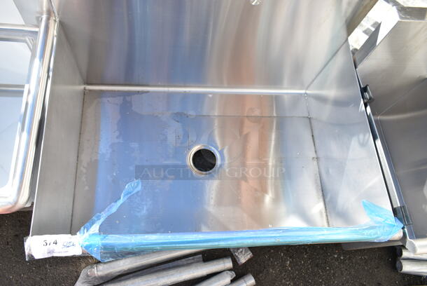 BRAND NEW SCRATCH AND DENT! Regency 6005136245B Stainless Steel Commercial Single Bay Sink.  - Image 4 of 5