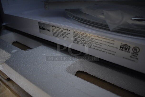 BRAND NEW IN BOX! Criterion CMH16M1B Metal Microwave Oven w/ Plate. 120 Volts, 1 Phase. 31x19x19 - Image 6 of 8