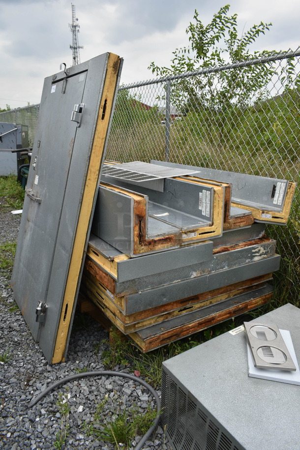 Norlake SELF CONTAINED 6'x8' Walk In Freezer Box w/ Floor, Norlake CPF075DC-A 115/208/230 Volt, 1 Phase Condenser and Copeland 208/230 Volt, 1 Phase Compressor. Picture of the Unit Before Removal Is Included In the Listing. - Image 3 of 8