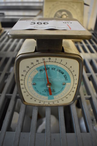Pelouze Metal Countertop Food Portioning Scale. 4.5x4x6